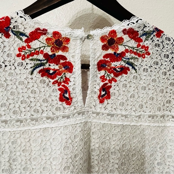 Umgee Women's White Lace Floral Embroidered Boho CottageCore Cottonblend Top Lg - Picture 4 of 8